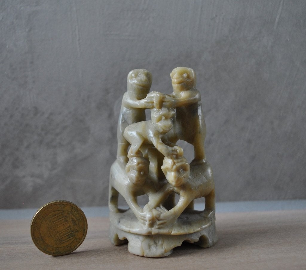 Oud KLEIN beeldje Apen Speksteen 8 cm, Antiek en Kunst, Ophalen of Verzenden