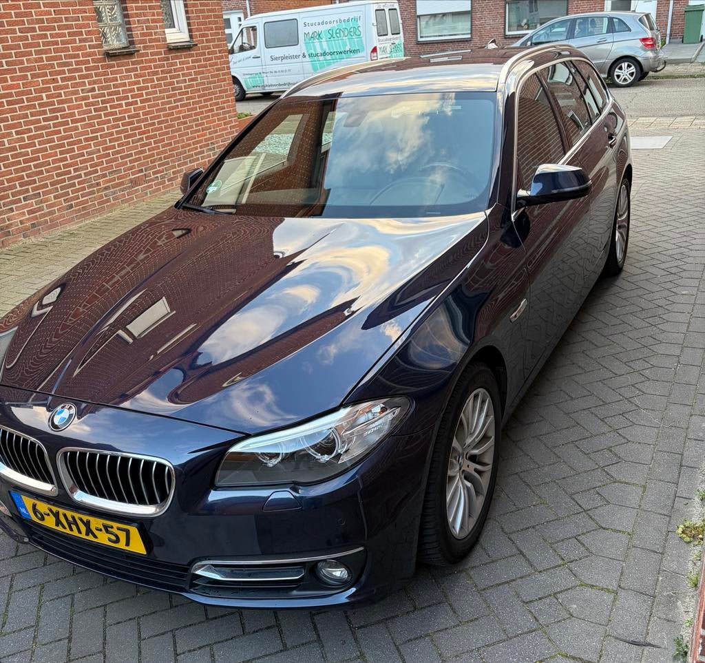 BMW 5-Serie 2.0 520I AUT 184 PK Sedan 2014 Blauw, Zwart, 4 cilinders, 2000 kg, Blauw