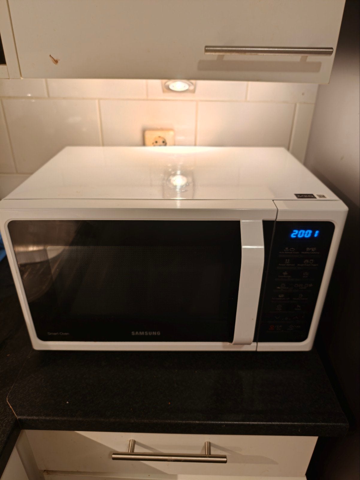 Samsung combimagnetron wit 28L + accessoires, Ophalen, Combimagnetron, Zo goed als nieuw, Vrijstaand