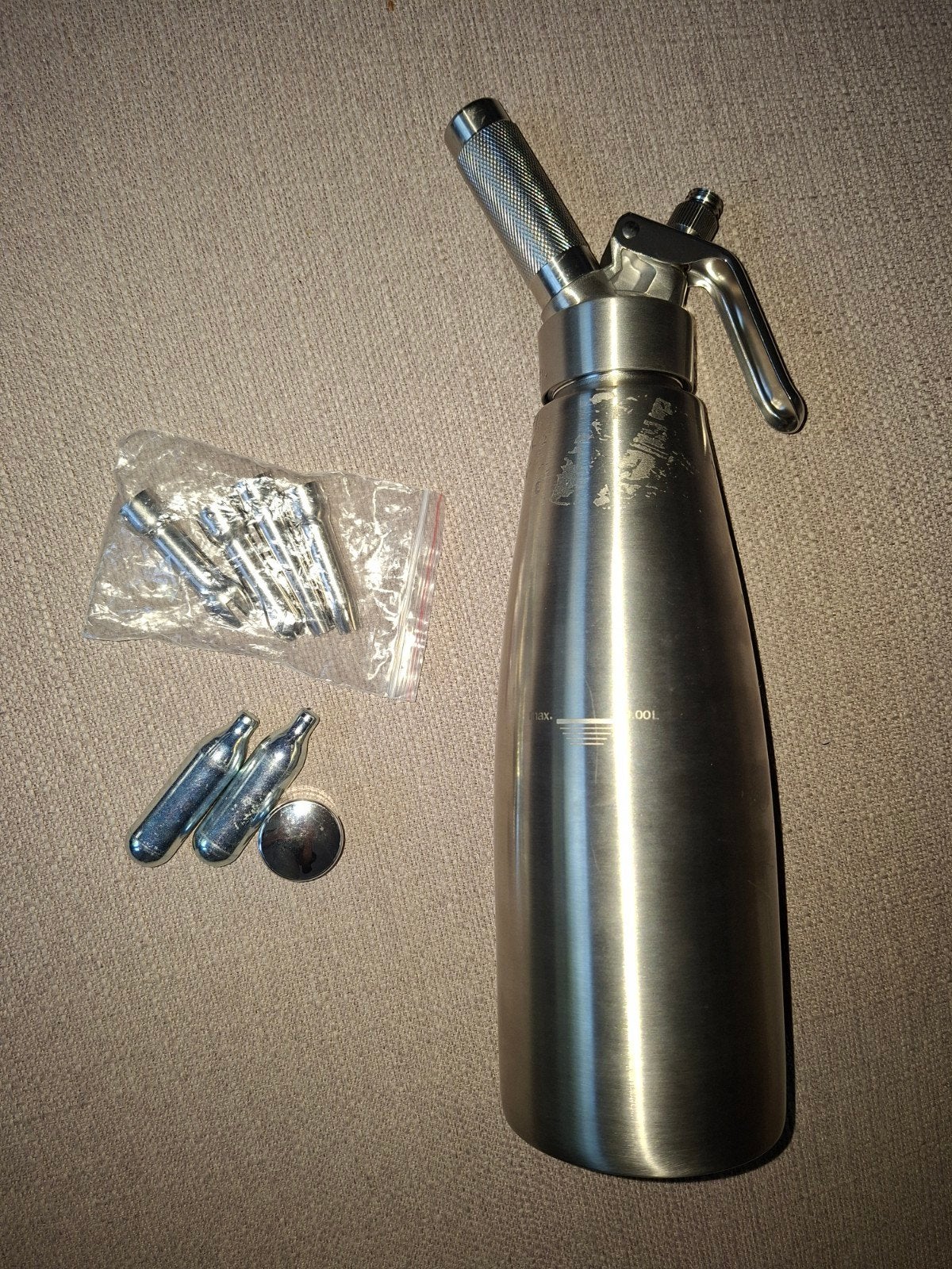 Slagroomspuit 1 liter RVS met patronen en spuitmondjes, Overige typen, Ophalen of Verzenden, Metaal, Overige merken