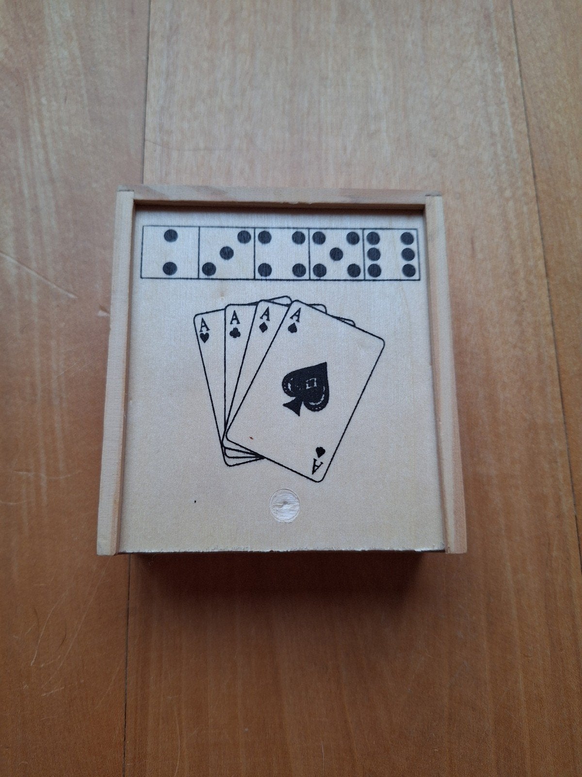 Nieuwe set speelkaarten en dobbelstenen, Een of twee spelers, Ophalen of Verzenden, Nieuw, Onbekend