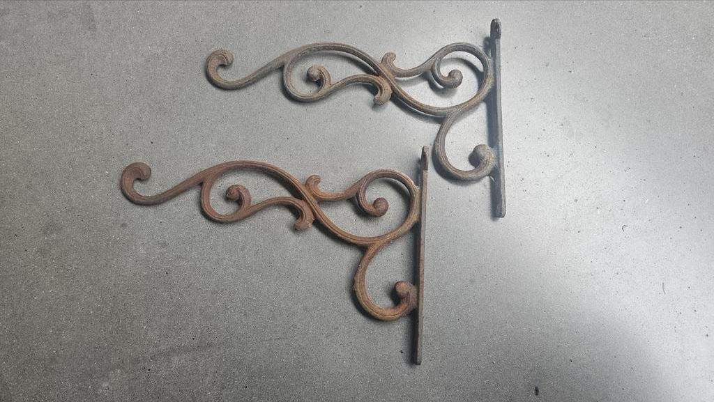 Set van 2 Gietijzeren Plantenhangers - Rustiek Design, Overige materialen, Gebruikt, Minder dan 30 cm, Rond