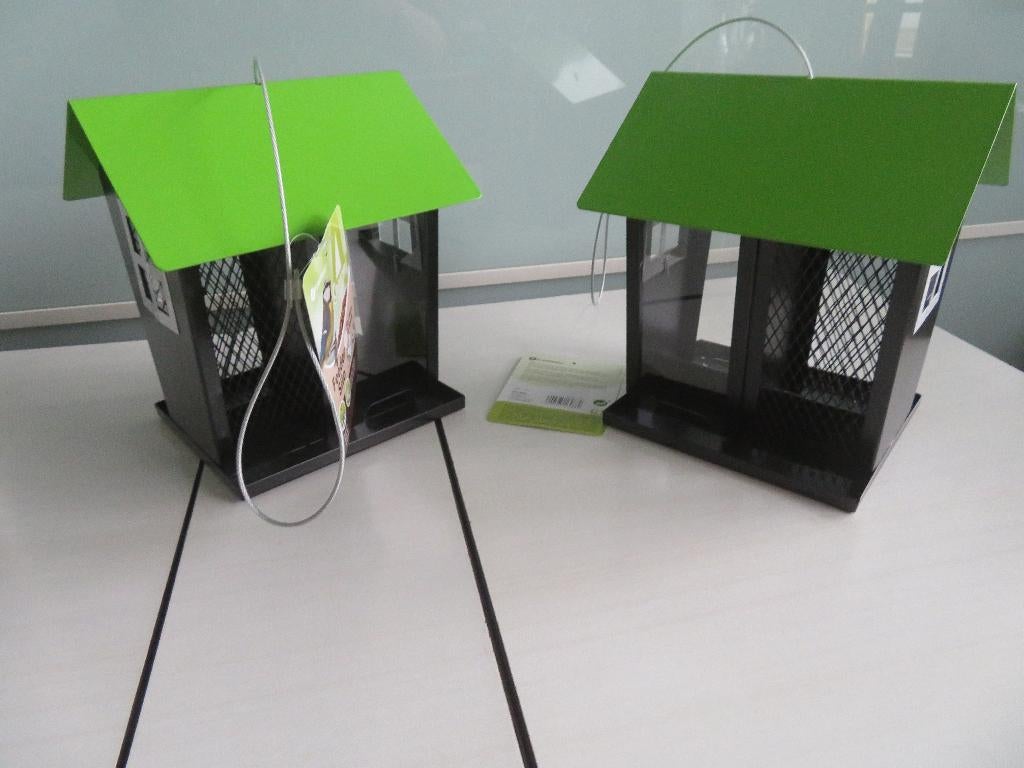 Nieuwe Metalen VOGELVOEDERHUISJES 2 stuks voor 12,50, Tuin en Terras, Ophalen of Verzenden, Nieuw