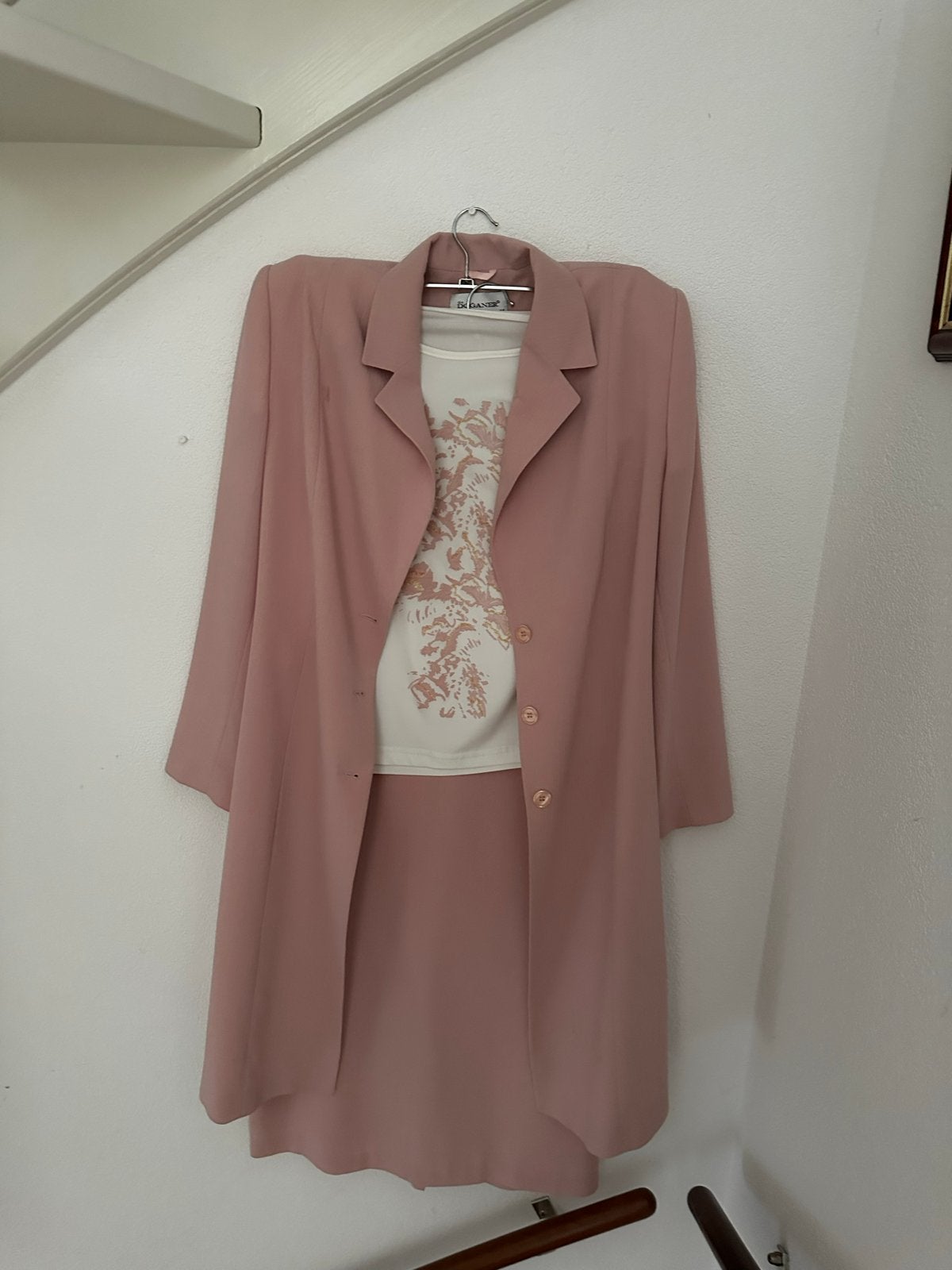 Elegant roze damespak met jasje en rok, Kostuum of Pak, Zo goed als nieuw, Roze, Ophalen