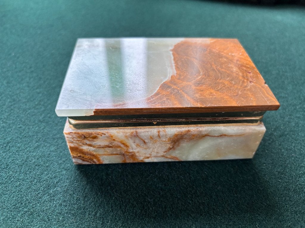 Vintage sieraden- of opbergdoosje van onyx en messing., Antiek en Kunst, Ophalen of Verzenden
