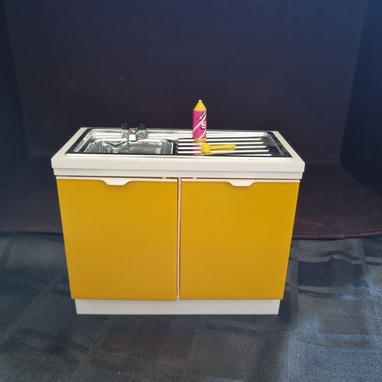 Gootsteen voor Sindy poppen Pedigree jaren 60 - 70 keuken, Ophalen of Verzenden, Zo goed als nieuw, Poppenhuis
