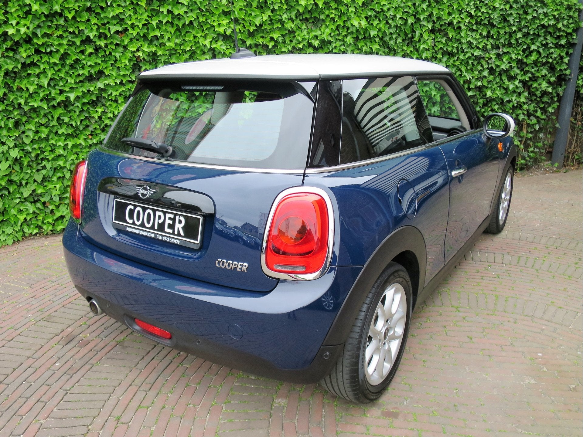 MINI Cooper 1.5 Pepper F56 LCI met Navi, Apple CarPlay, Leer, 12 maanden, 136 pk, Gebruikt, 49 €/maand