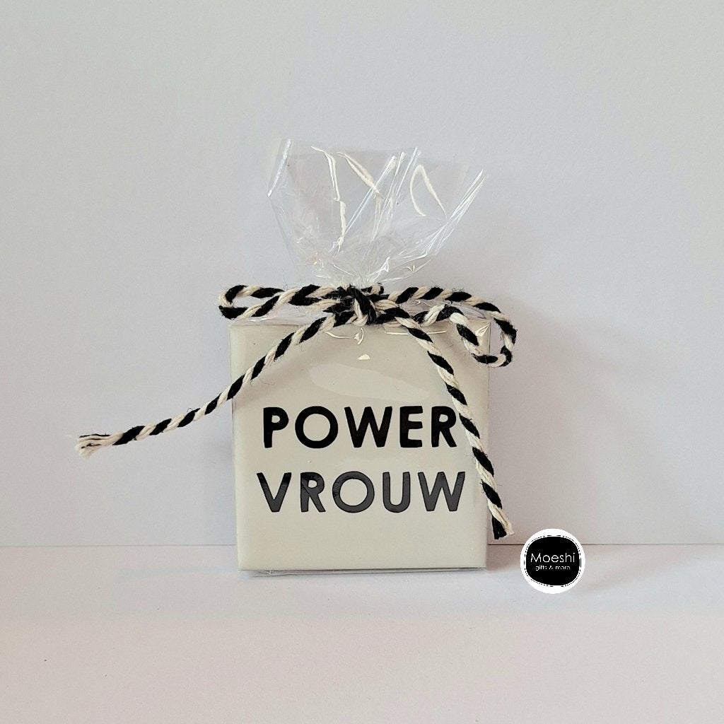 POWER VROUW – Handgemaakte tegel | 5x5 cm | Cadeautje, Steen/keramiek, Ophalen of Verzenden, Wit, Nieuw