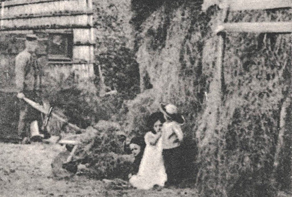 700286	Tussen Bergen en Schoorl	Klein Zwitserland	NH 1925, Ophalen of Verzenden, 1920 tot 1940, Gelopen, Noord-Holland