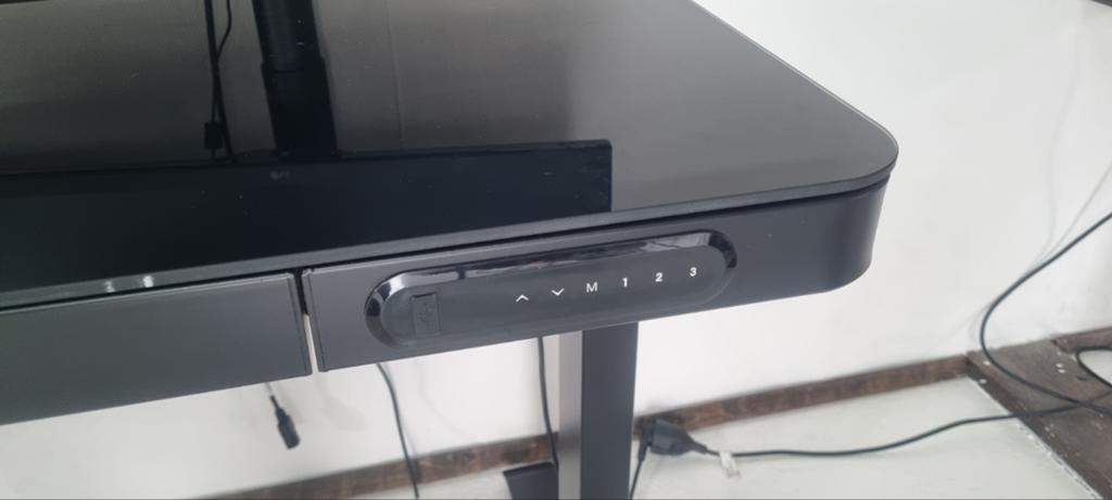 Elektrisch Zit-Sta Bureau - Super Mooi en Handig!, Huis en Inrichting, Bureaus, Ophalen, Zo goed als nieuw, In hoogte verstelbaar