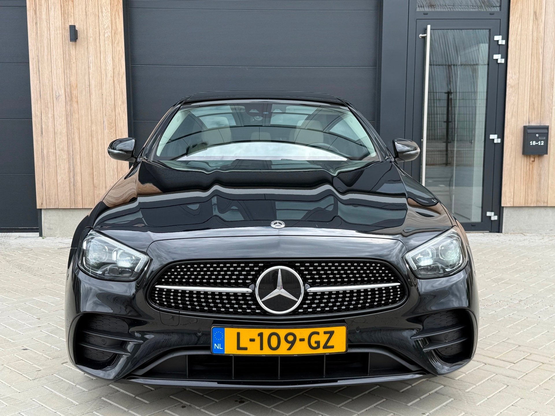 Mercedes-Benz E-klasse E300 de AMG Line (bj 2020) 306PK|DIST, Auto's, Dealer onderhouden, Achterwielaandrijving, Gebruikt, 4 cilinders