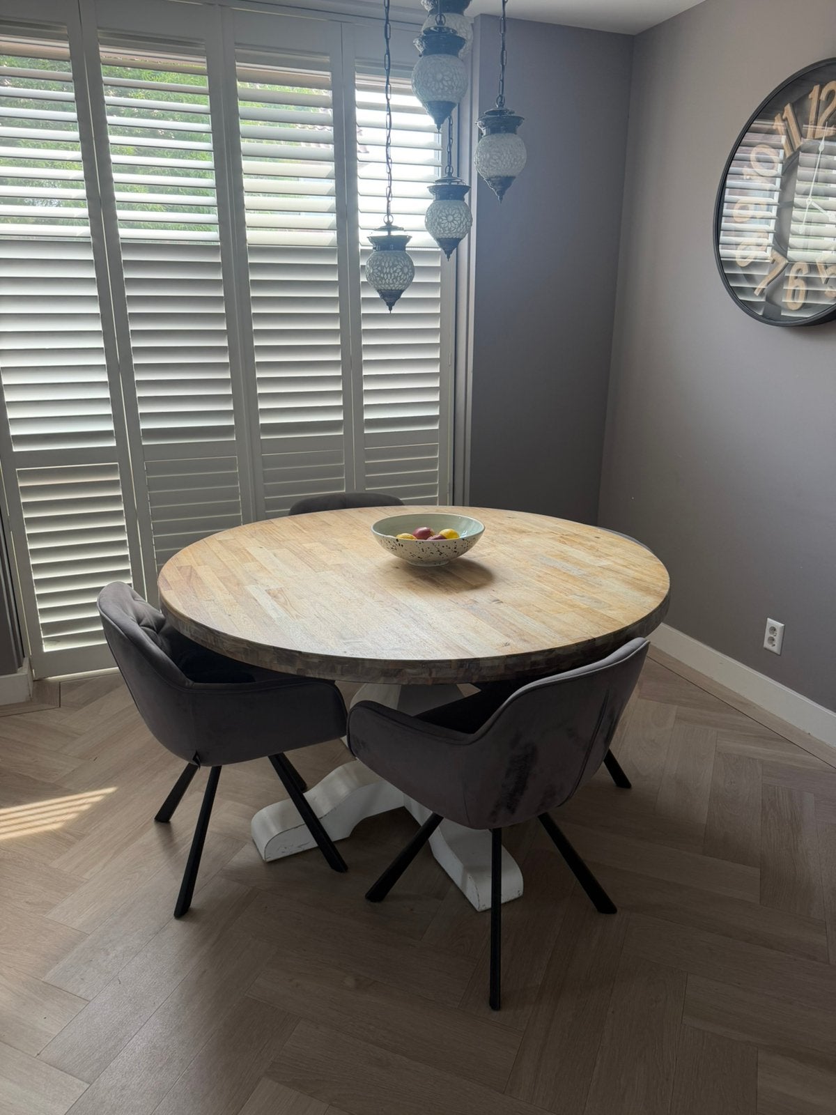 Massief houten ronde tafel 140cm doorsnee, Huis en Inrichting, Tafels | Eettafels, Ophalen, Rond, 100 tot 150 cm