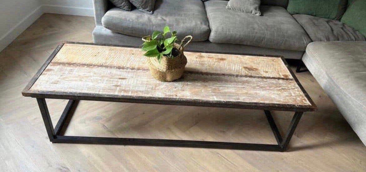 Salontafel oud hout met ijzeren onderstel industrieel, Ophalen, Gebruikt, Rechthoekig, 50 tot 100 cm