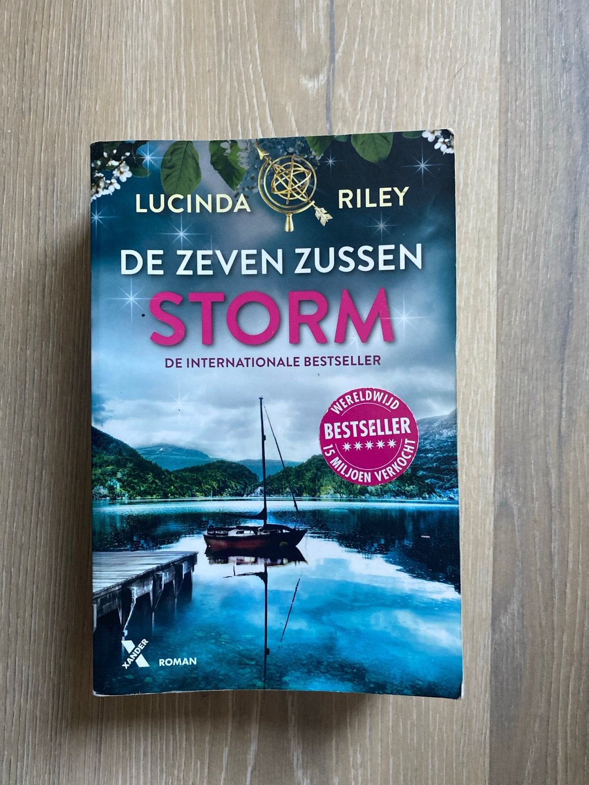 De Zeven Zussen - Storm door Lucinda Riley, Boeken, Ophalen of Verzenden, Gelezen, Nederland