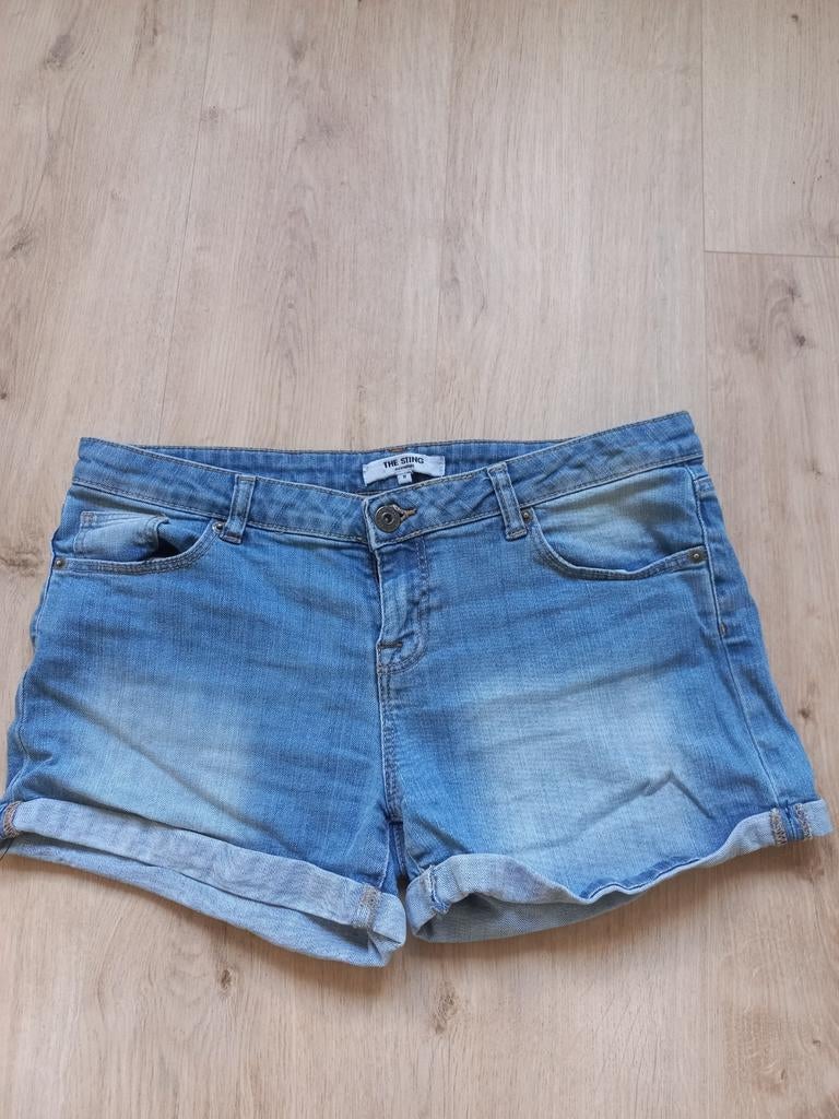 The Sting lichtblauwe jeans korte broek maat M, The Sting, Blauw, Ophalen of Verzenden, W30 - W32 (confectie 38/40)