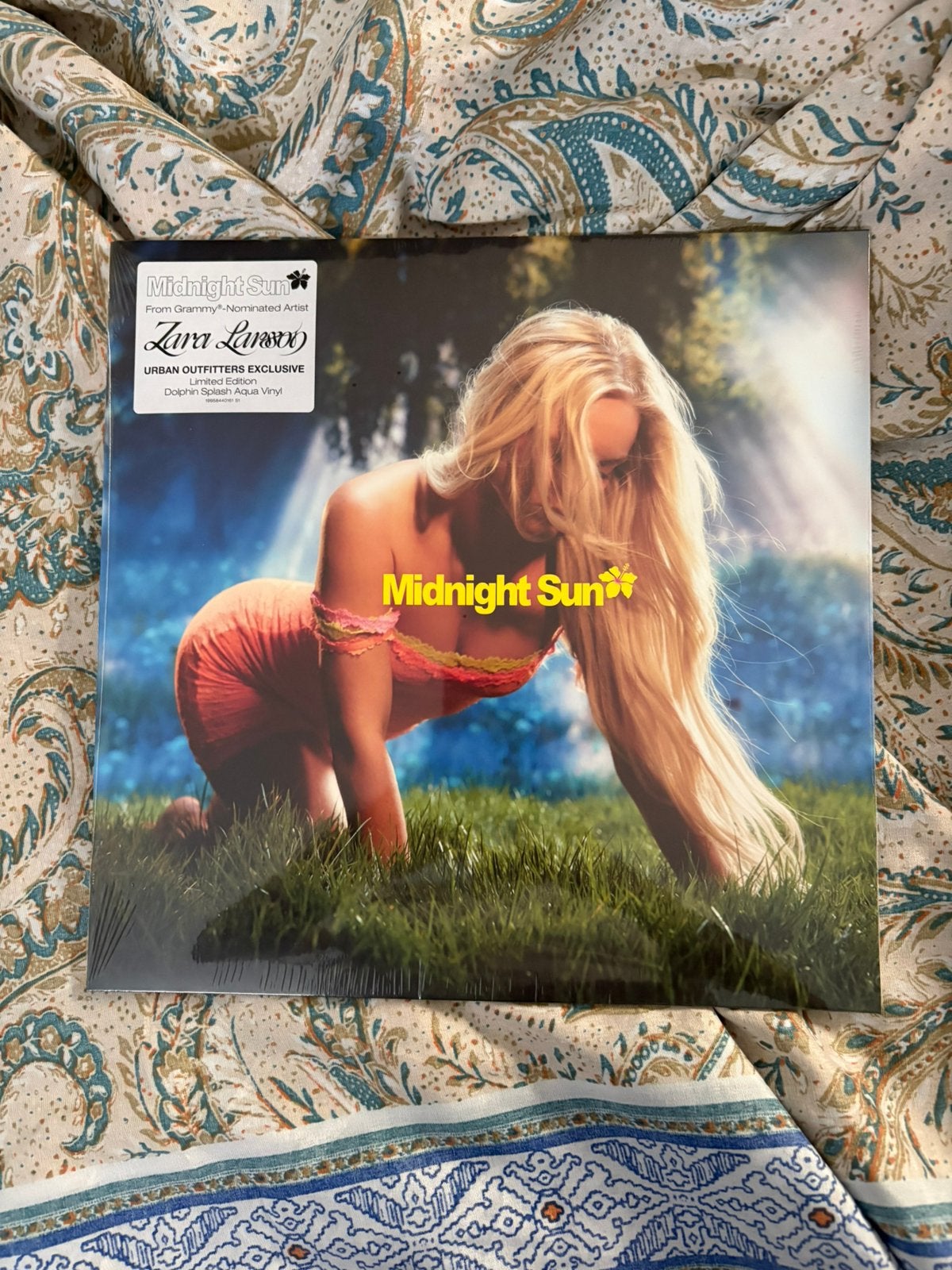 Zara Larsson Dolphin Splash Aqua Vinyl LP UO Exclusive /2500, Cd's en Dvd's, Ophalen of Verzenden, Nieuw in verpakking, LP