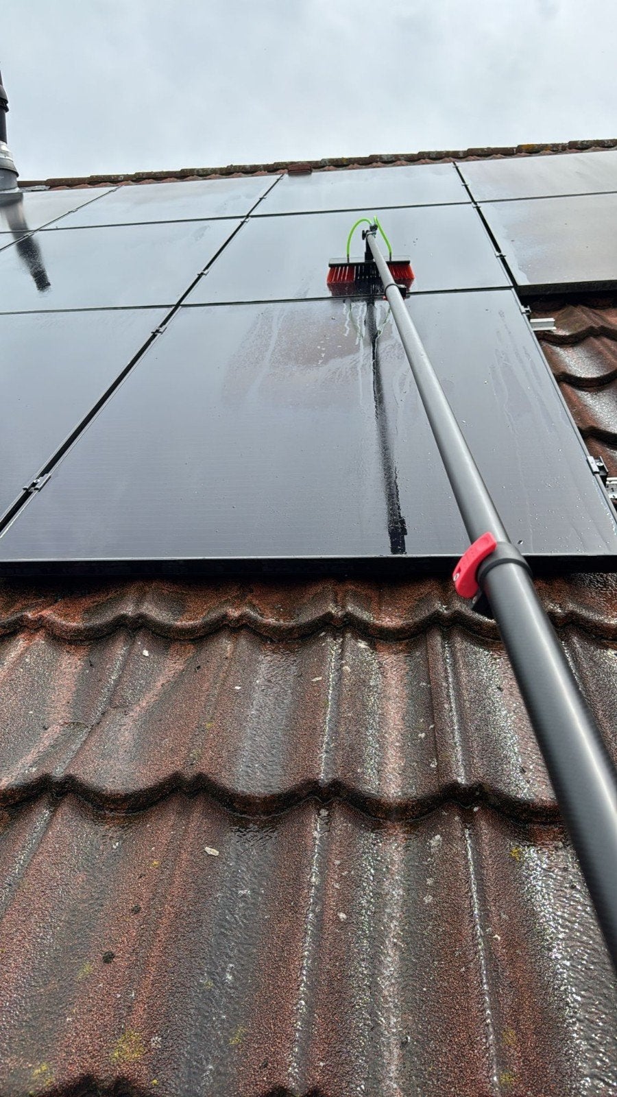 Foto 7 van Glazenwasser Emmen | Ramen, Dakgoten & Zonnepanelen & boeien