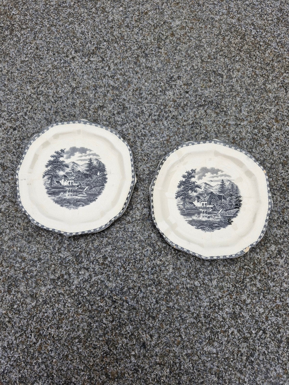 2 Antieke Societe Ceramique Maastricht Landschar borden, Antiek en Kunst, Antiek | Servies los, Ophalen of Verzenden
