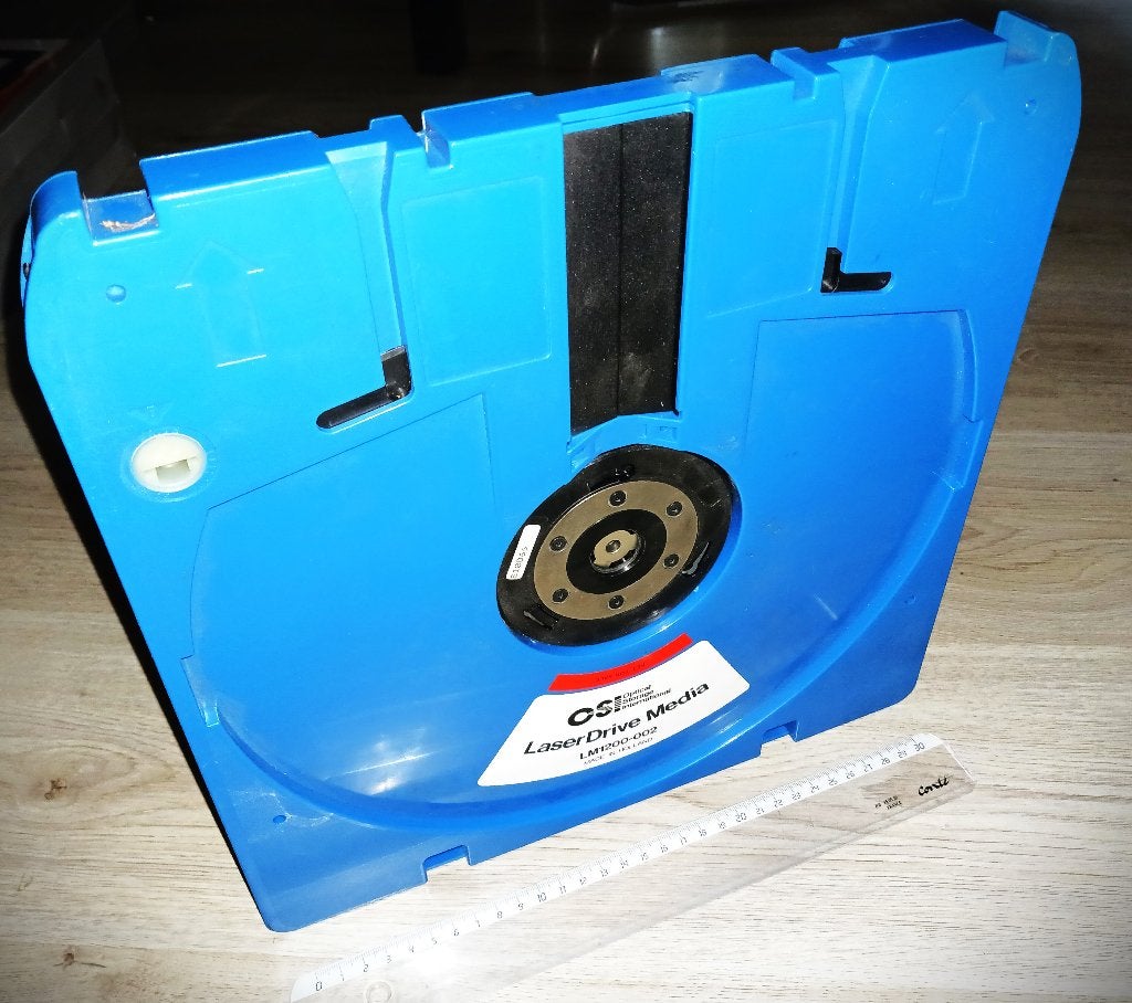 Floppy disc maar dan 33 x 35 cm groot! Laser Drive Media, Ophalen of Verzenden, Zo goed als nieuw, Overige typen