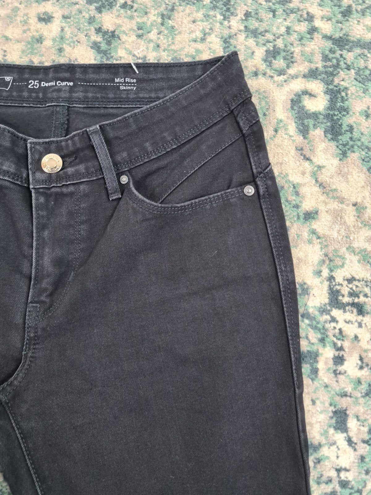 Levi’s slight curve mid rise skinny W25 L32 Tulsi2532, Zwart, Ophalen of Verzenden, Zo goed als nieuw, W30 - W32 (confectie 38/40)