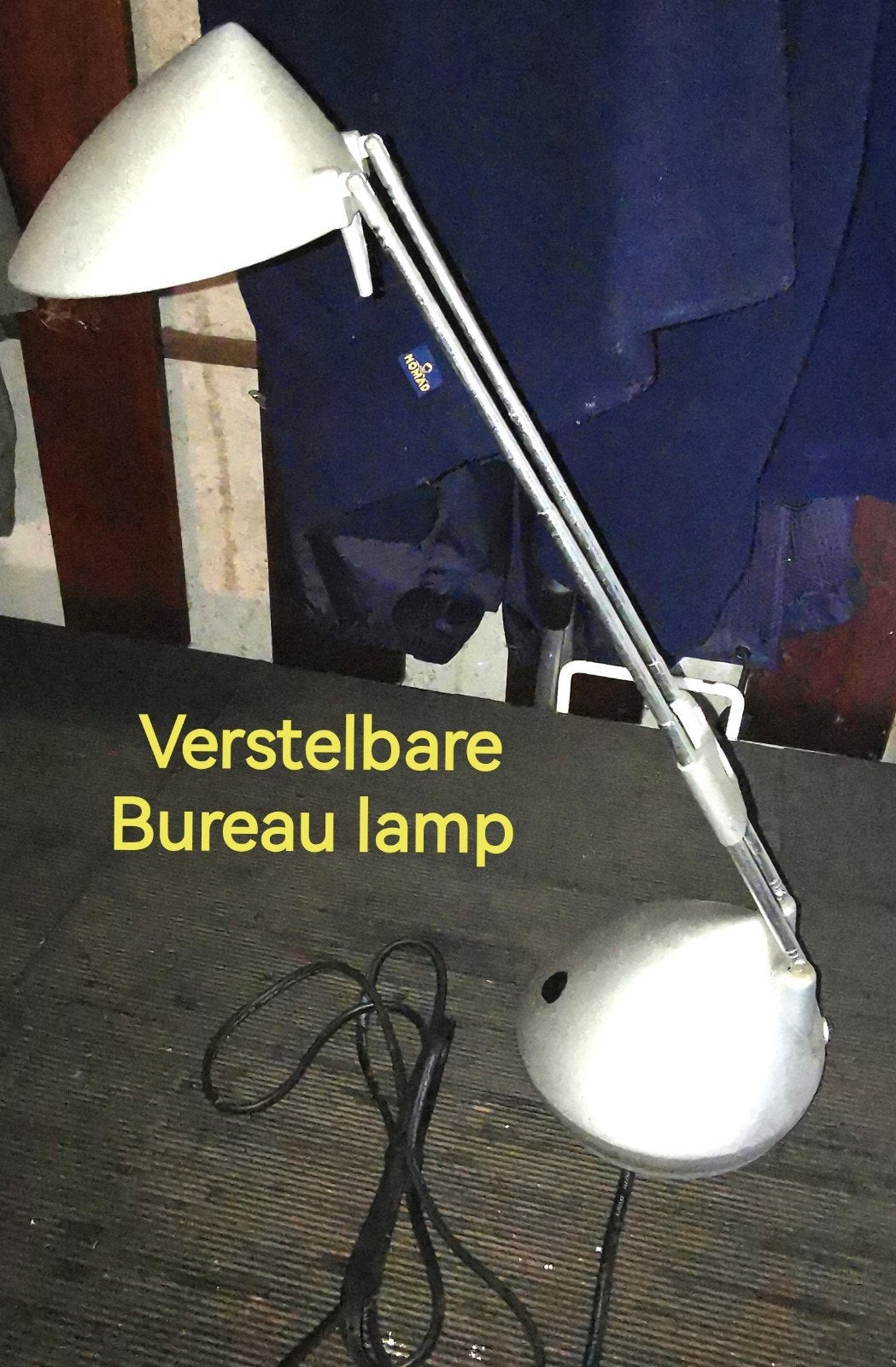 Verstelbare bureaulamp - Zilverkleurig, Ophalen, Bureaulamp, Gebruikt, Met stekker
