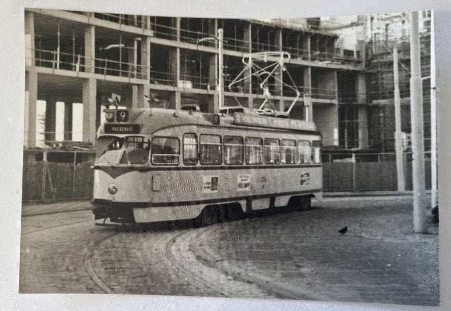 412))Foto Den Haag Nieuwbouw PCC tram lijn 9, Ophalen of Verzenden, 1960 tot 1980, Zuid-Holland
