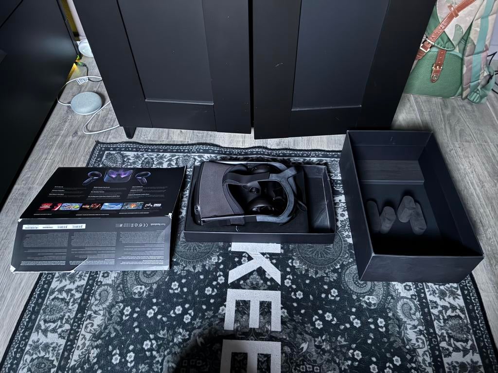 Oculus quest 1, Spelcomputers en Games, Virtual Reality, Gebruikt, Overige platformen, VR-bril, Ophalen