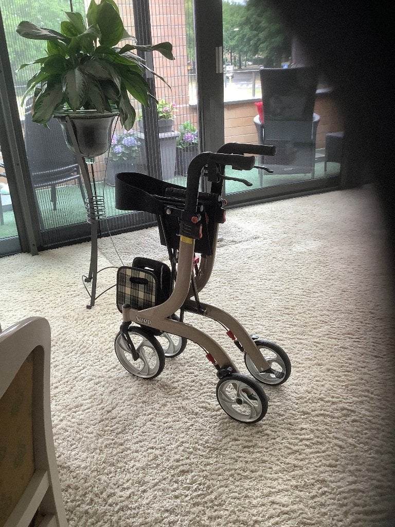 Rollator Nitro champagne, Ophalen, Lichtgewicht, Gebruikt