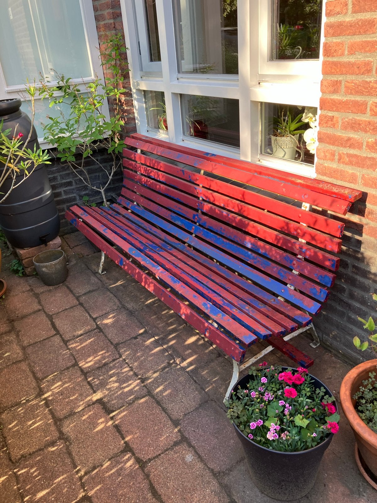 Stevige tuinbank met ijzeren frame en houten zitting, Ophalen, Gebruikt, Hout