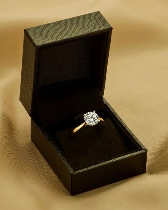 Ronde gouden solitaire verlovingsring met VS1 diamant 2.00ct, Nieuw, Ophalen of Verzenden, 17 tot 18, Met edelsteen
