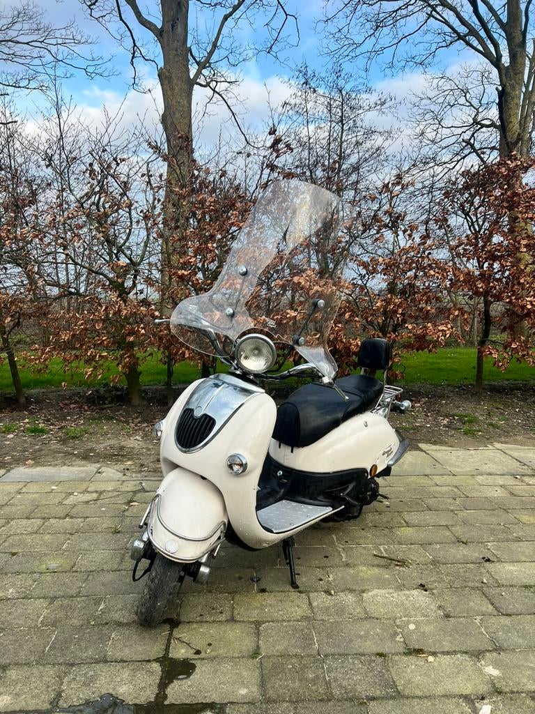 Grande Retro scooter, Fietsen en Brommers, Snorfietsen en Snorscooters, Gebruikt, Benzine, Ophalen, Overige merken