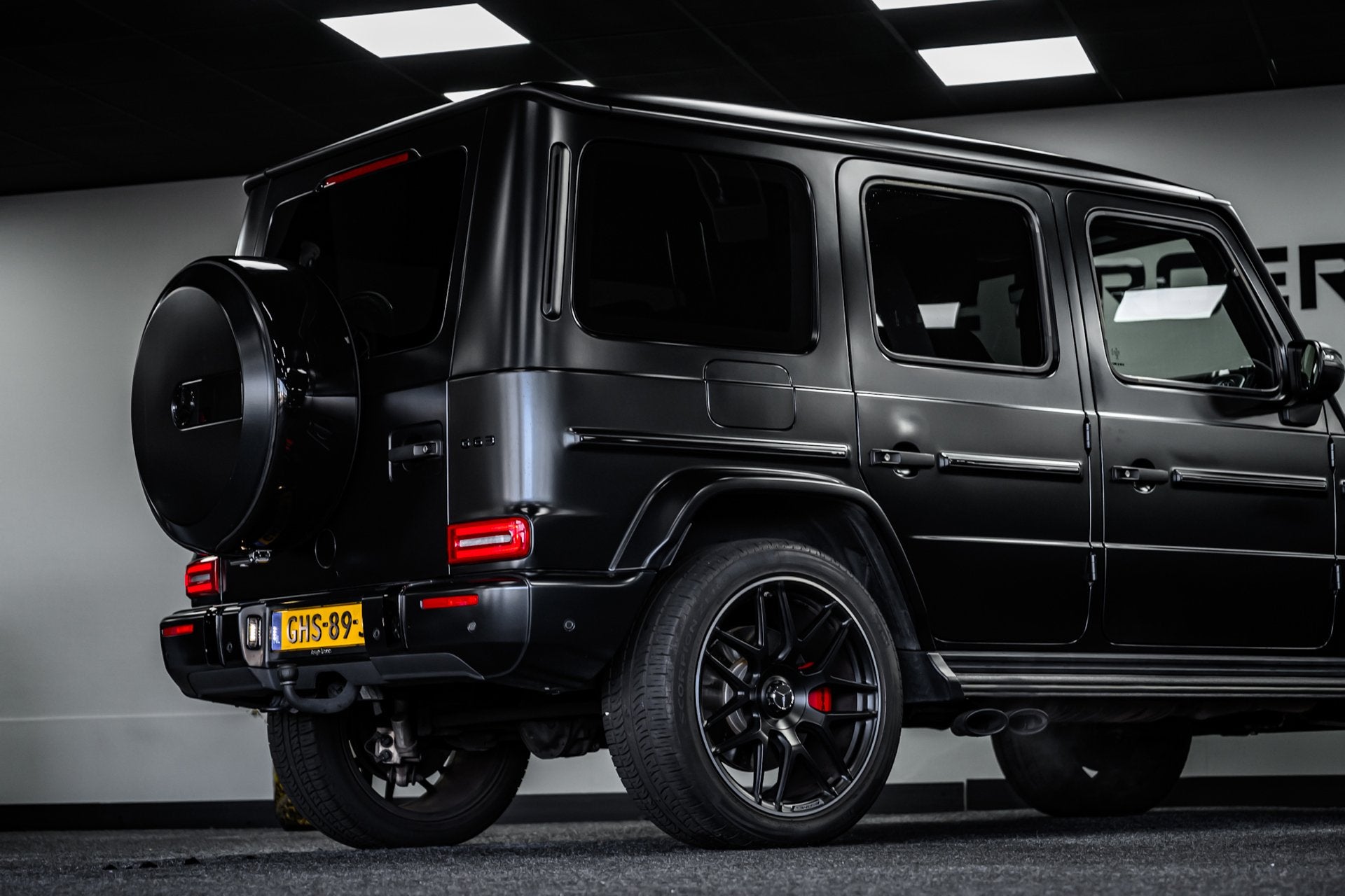 Mercedes-Benz G 63 AMG |Pano|Massage|Distronic|360|Burmester, Auto's, Automaat, G-Klasse, Zwart, Leder