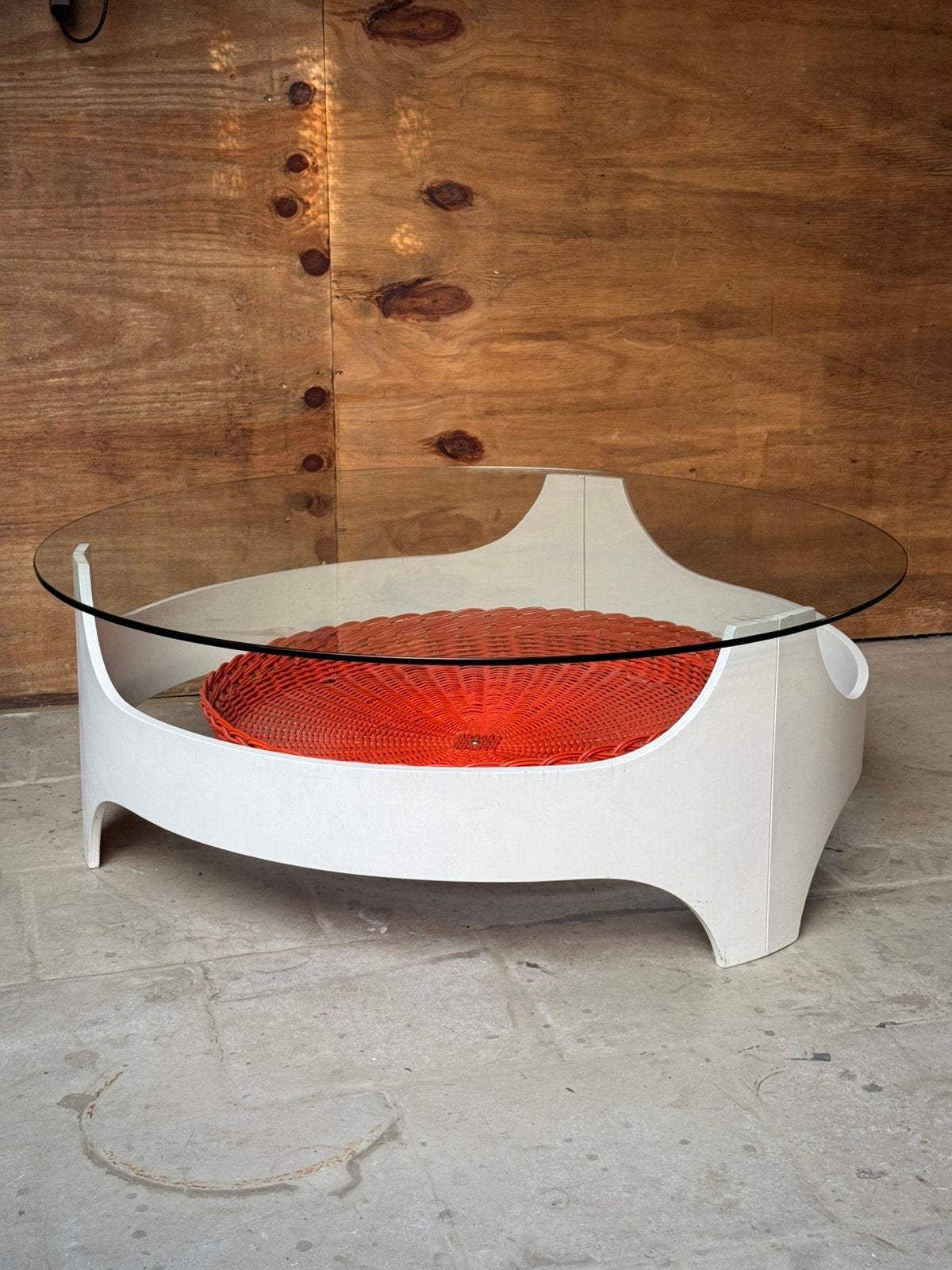 Vintage Space Age Salontafel Wit Oranje Rotan Mid Century, Ophalen, Gebruikt, 50 tot 100 cm, Rond
