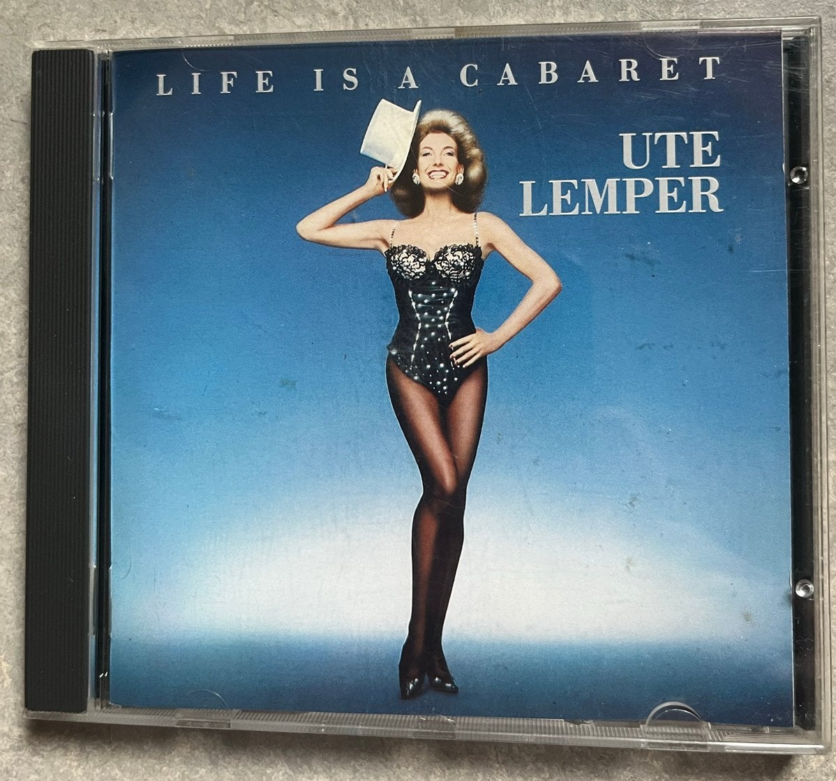 Ute Lemper - Life Is A Cabaret (cd chanson), Ophalen of Verzenden, Zo goed als nieuw, Album, Inclusief boekje