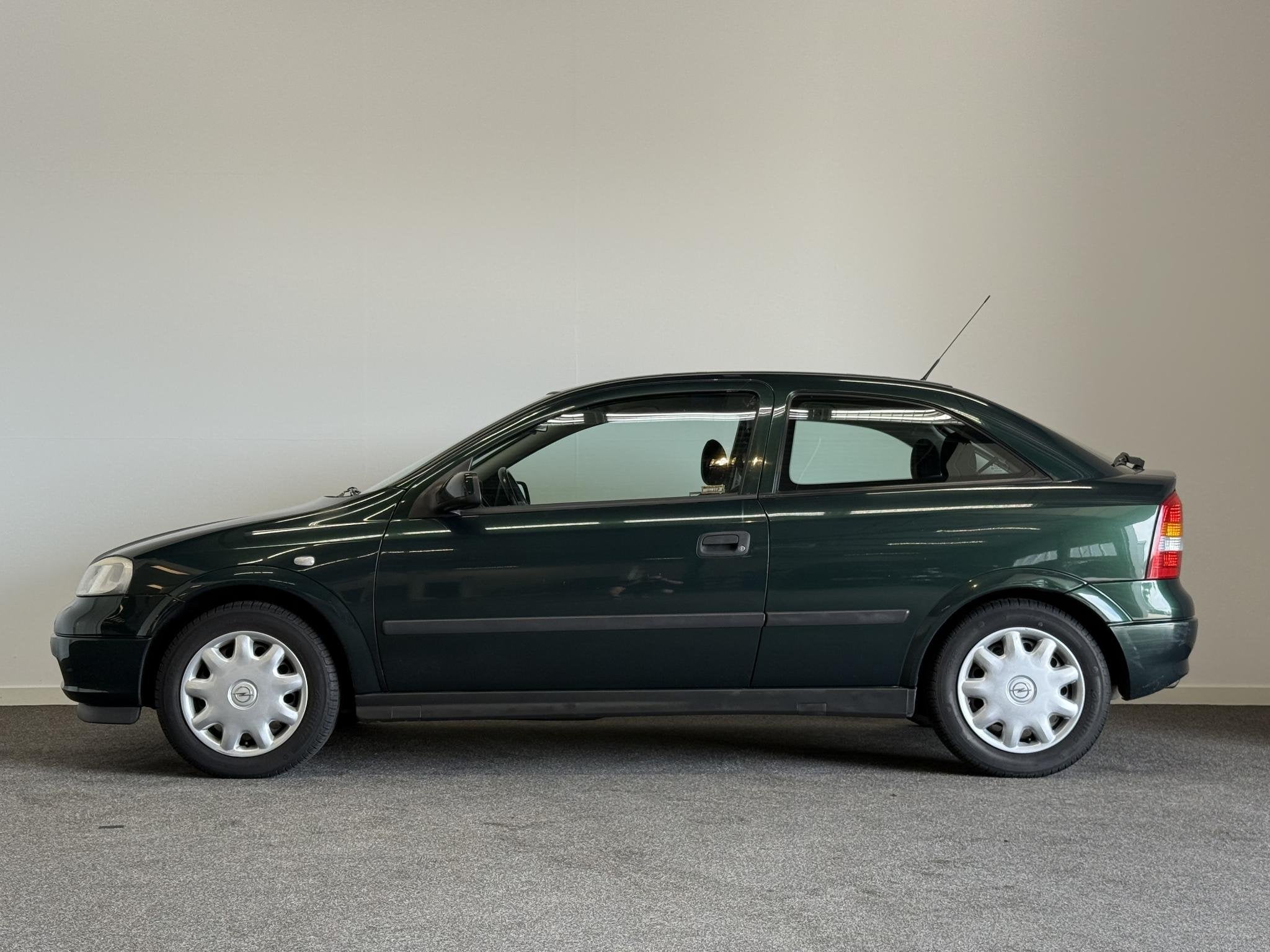 Opel Astra 1.6 Pearl Airco! Trekhaak! Uniek!, Auto's, Voorwielaandrijving, Gebruikt, 4 cilinders, 1054 kg