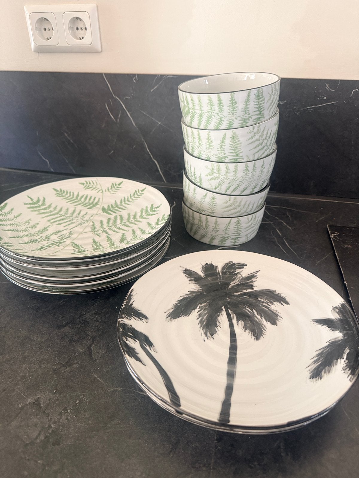 Prachtige 12-delige HKliving 70s servies set (Palms / Fern), Ophalen, Keramiek, Zo goed als nieuw, Bord(en)