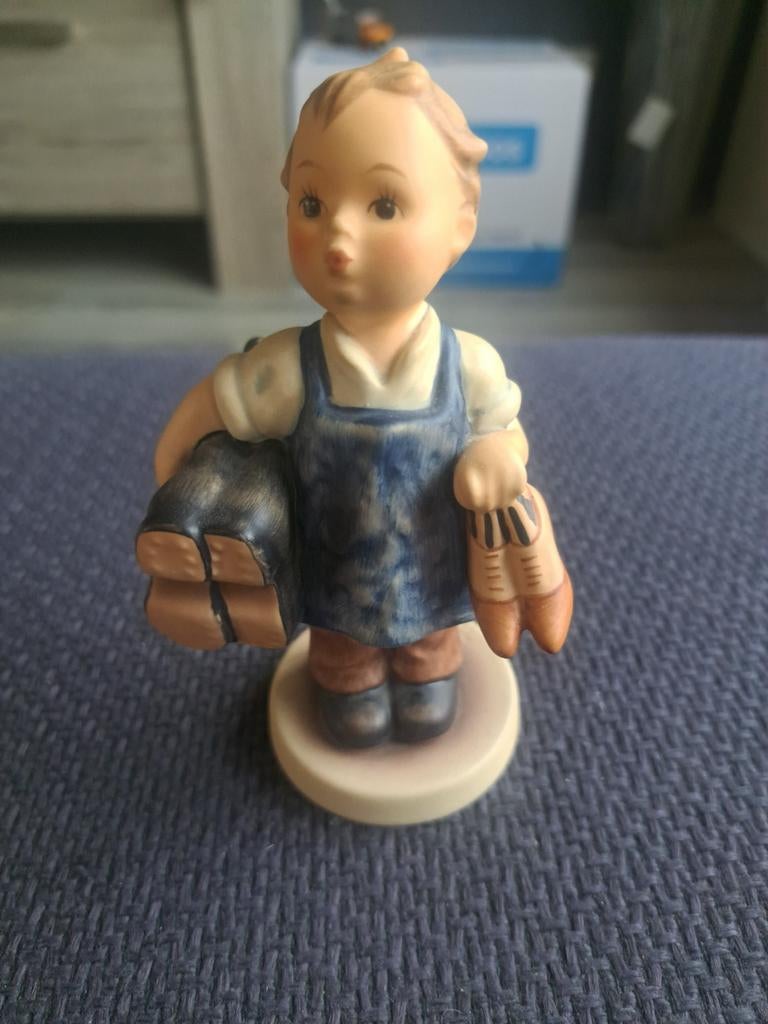 Hummel goebel beeld "boots", Ophalen of Verzenden