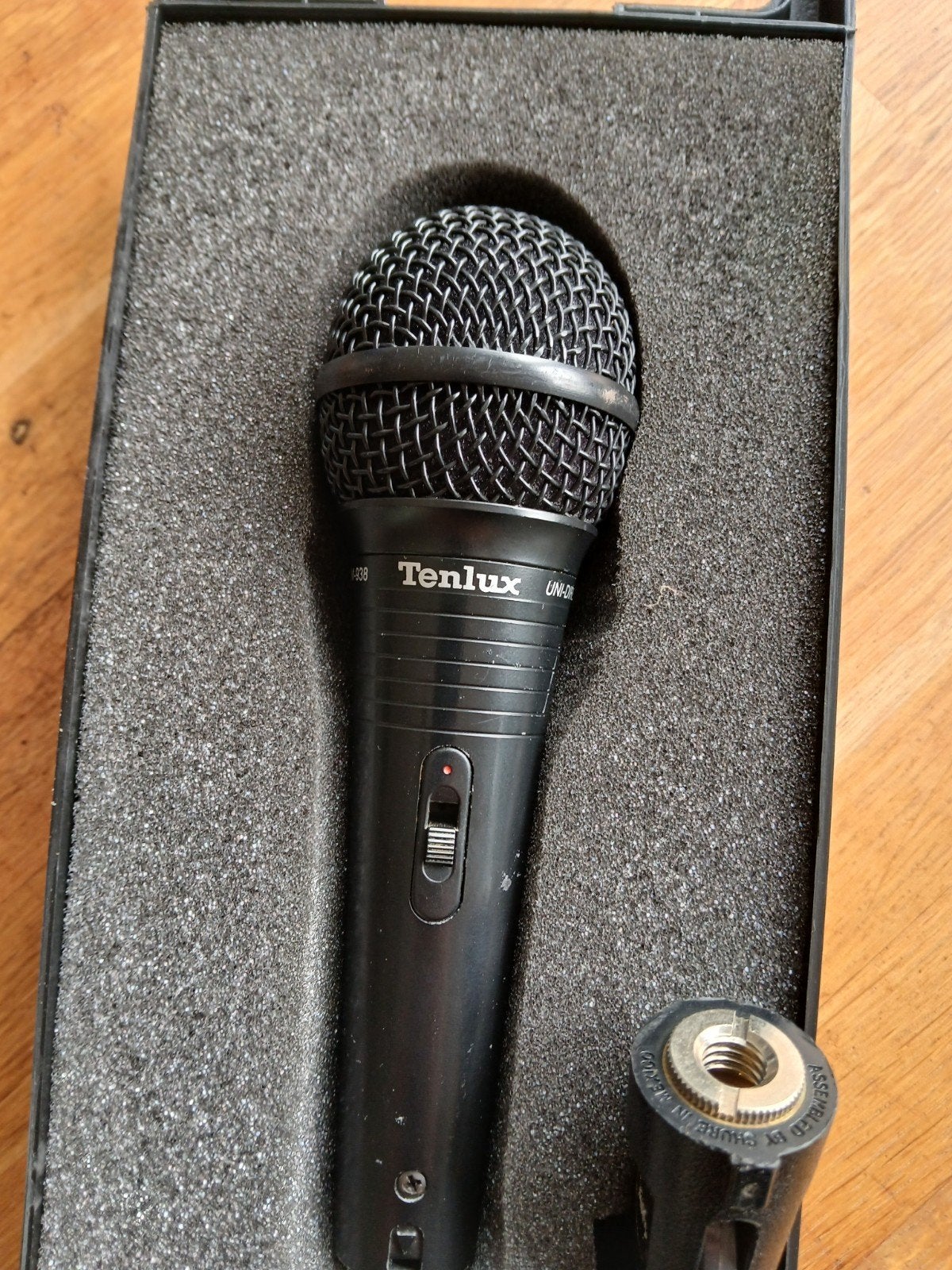 Tenlux Microfoon DM-938 met koffer en klem, Muziek en Instrumenten, Microfoons, Ophalen of Verzenden, Zo goed als nieuw, Zangmicrofoon
