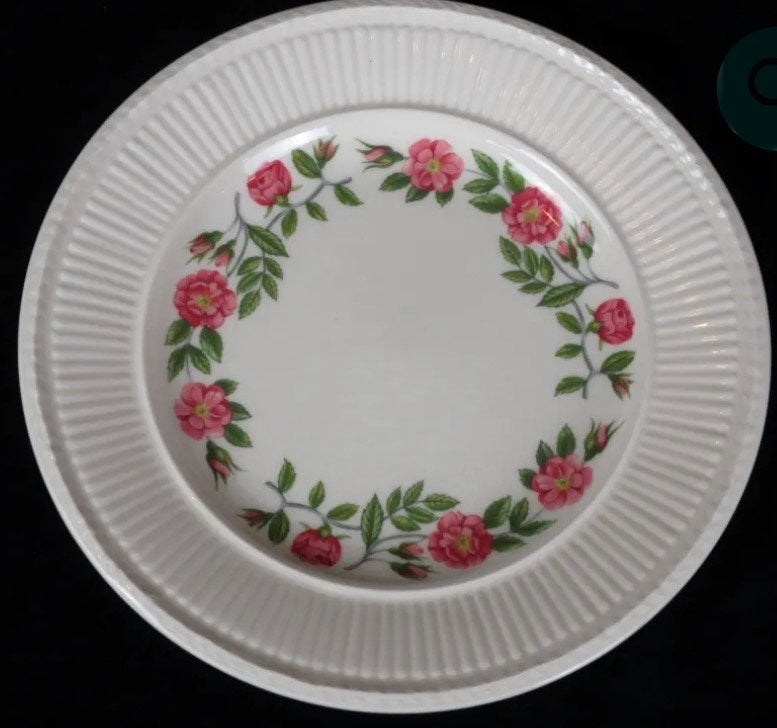 14x Wedgwood Rosalind gebaksbordjes, grote maat, Gebruikt, Klassiek, Ophalen of Verzenden, Bord(en)