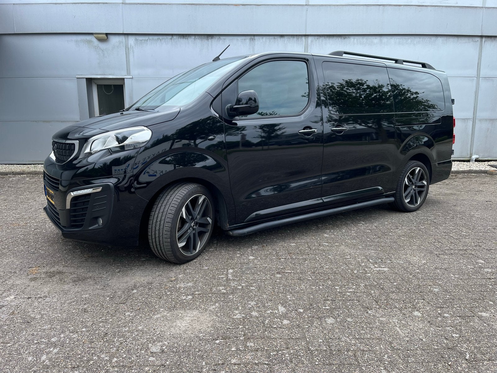 Peugeot Expert MARGE AUTO Dub Cab 2.0 180pk 5-pers. Aut., Navigatiesysteem, 4 cilinders, Zwart, Diesel