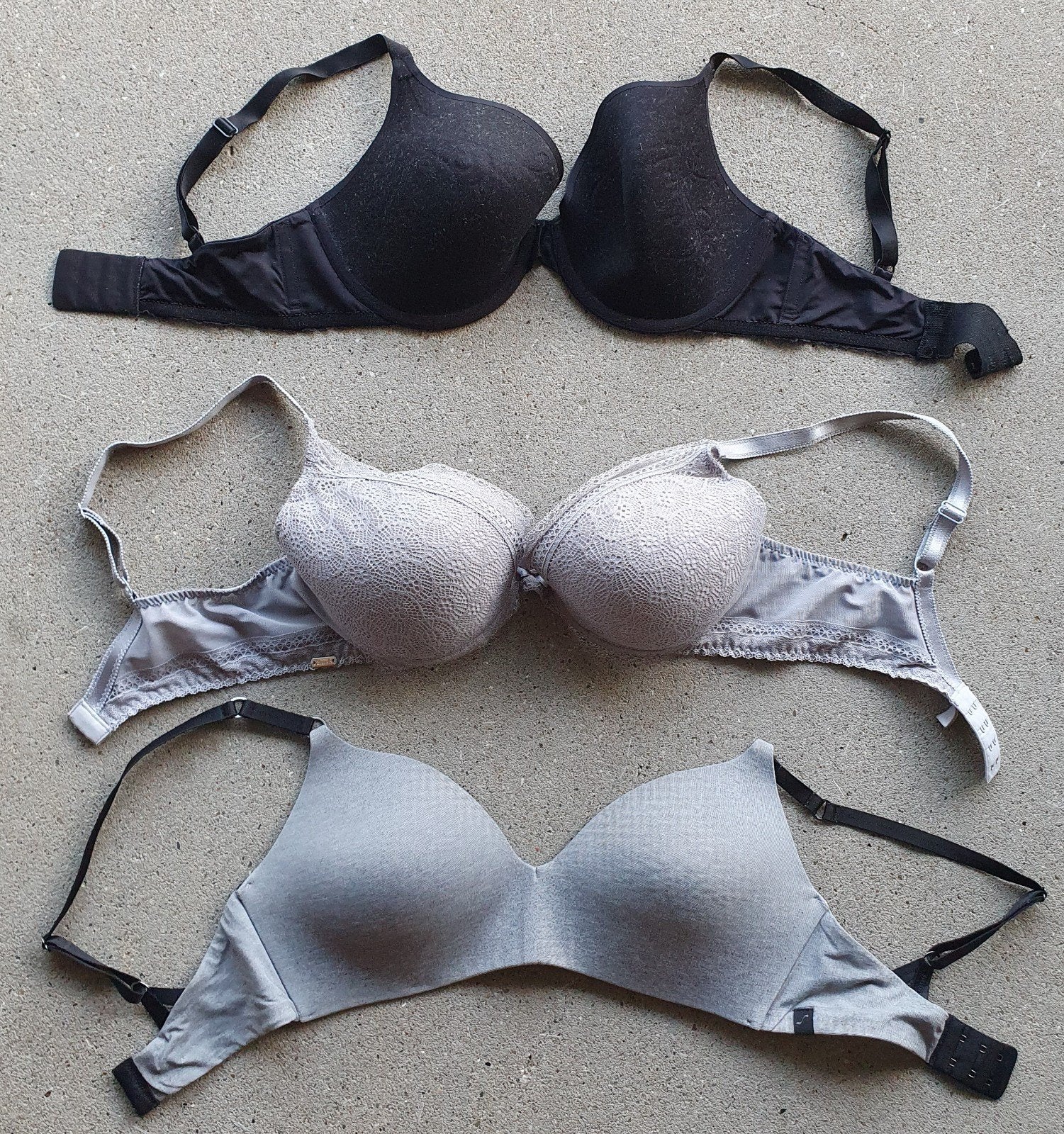 3 Bhs Chantelle en Sloggi zgan mt 80 D, Kleding | Dames, Ondergoed en Lingerie, Ophalen of Verzenden, Zwart, BH