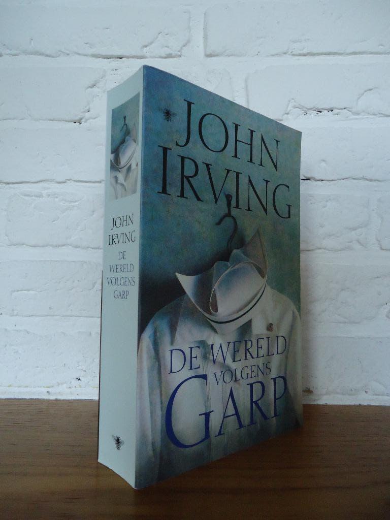 John Irving - De wereld volgens garp, Ophalen of Verzenden, Zo goed als nieuw, John Irving