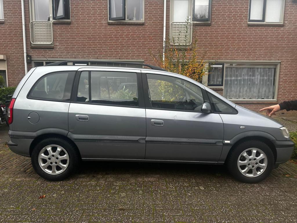Opel Zafira 1.8 16V AUT 2003 Grijs, Auto's, Opel, Particulier, Zafira, Benzine, E, MPV, Automaat, Origineel Nederlands, Zilver of Grijs