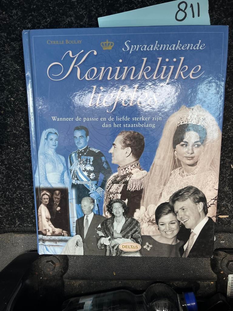 Spraakmakende Koninklijke Liefdes - Cyrille Boulay, Verzamelen, Ophalen of Verzenden, Zo goed als nieuw, Buitenland, Tijdschrift of Boek