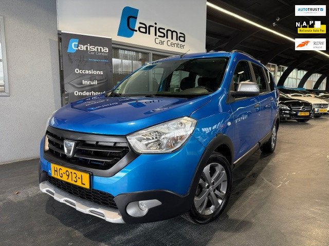 Dacia Lodgy 1.2 TCe Stepway 5p. Navi|Cruise|Trekhaak, Auto's, Voorwielaandrijving, Dealer onderhouden, Gebruikt, Euro 6