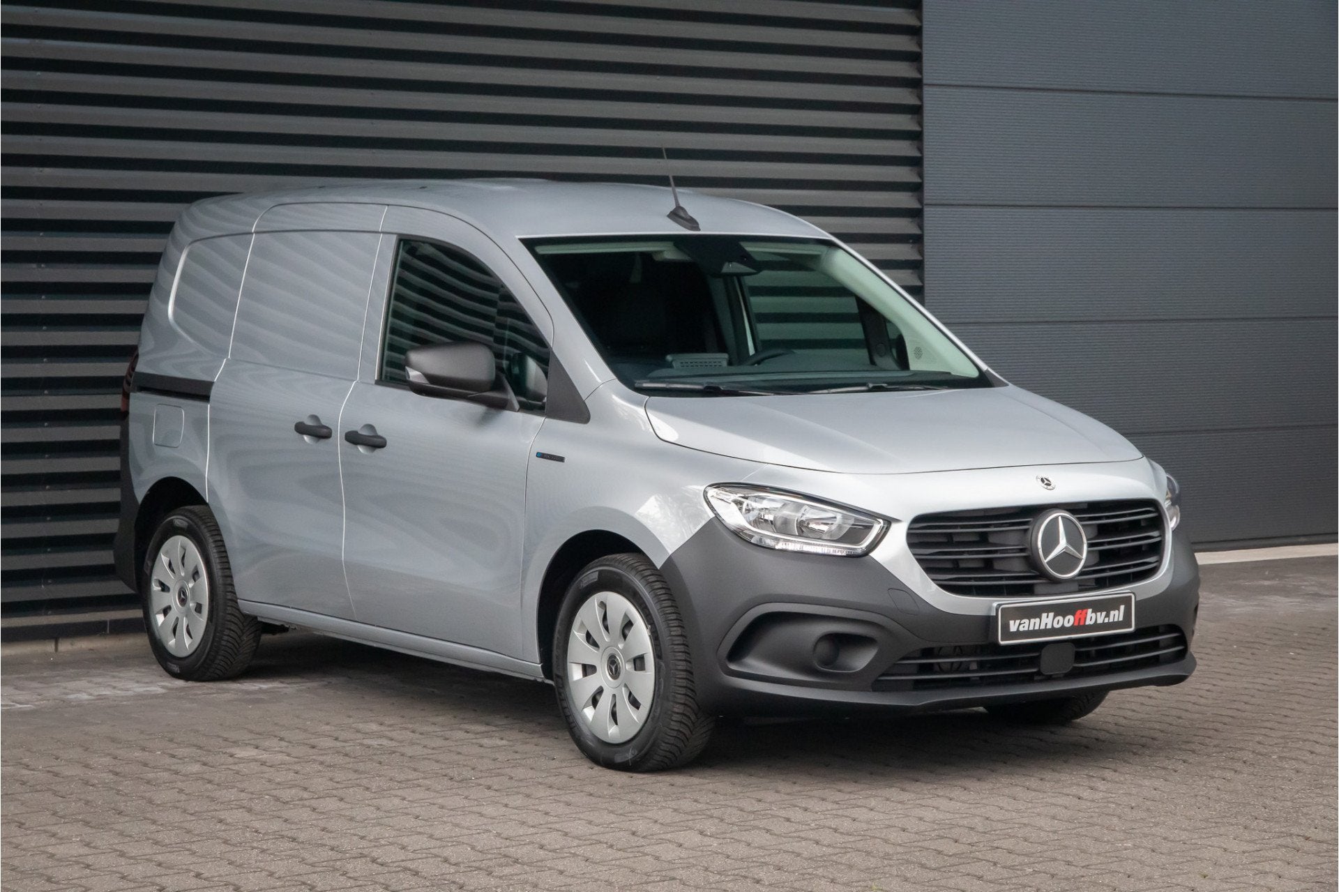 Mercedes-Benz eCitan 112 L1 51 kWh AC 22kW / DC 75kW - Betim, Gebruikt, Zwart, 2 stoelen, Zilver of Grijs