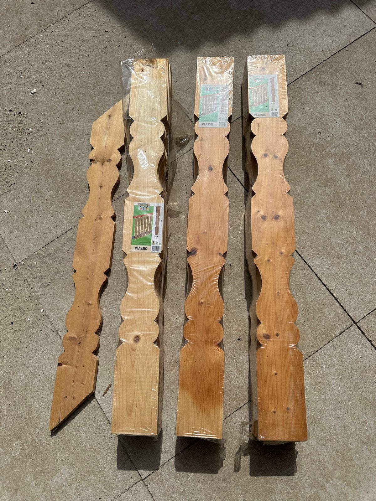 MOET WEG: Nieuwe houten balusters voor balustrade of trap, Doe-het-zelf en Verbouw, Hout en Planken, Ophalen, Minder dan 25 mm