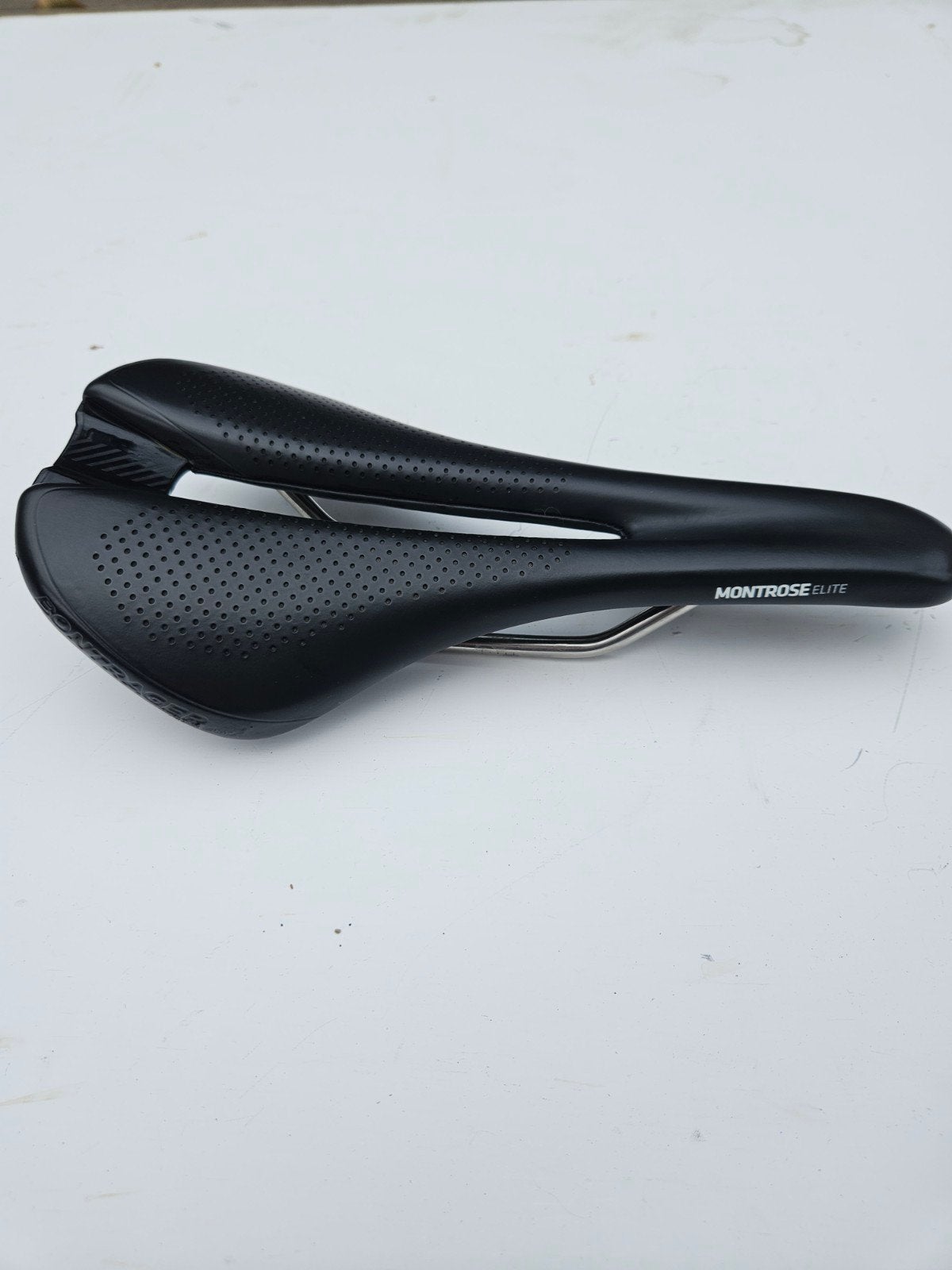 Bontrager Montrose Elite Zadel 138mm, Fietsen en Brommers, Mountainbike, Kunststof, Ophalen of Verzenden, Zo goed als nieuw
