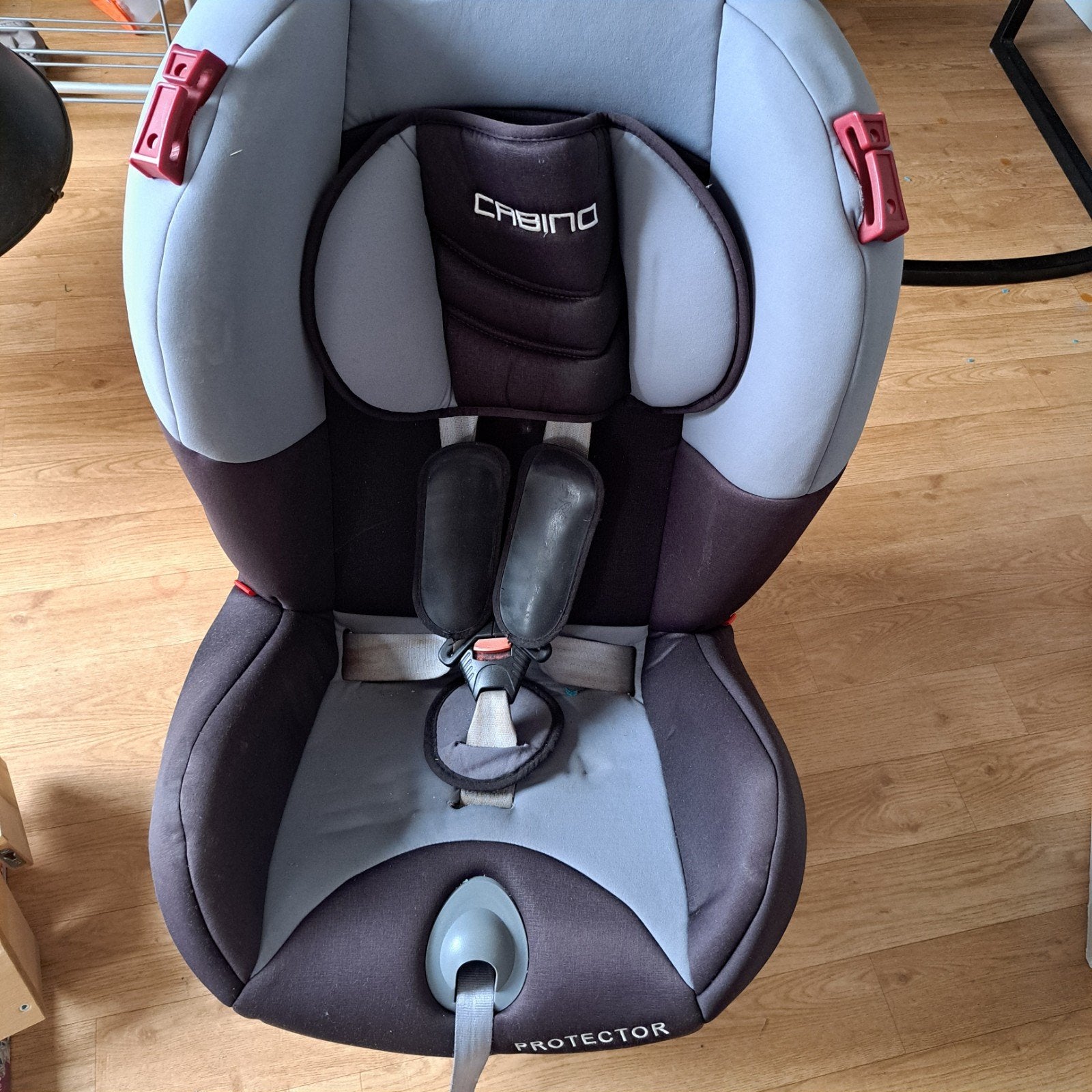 Autostoeltje met gordelbevestiging - Veilig en comfortabel, Kinderen en Baby's, 9 t/m 18 kg, Ophalen, Overige merken, Gebruikt