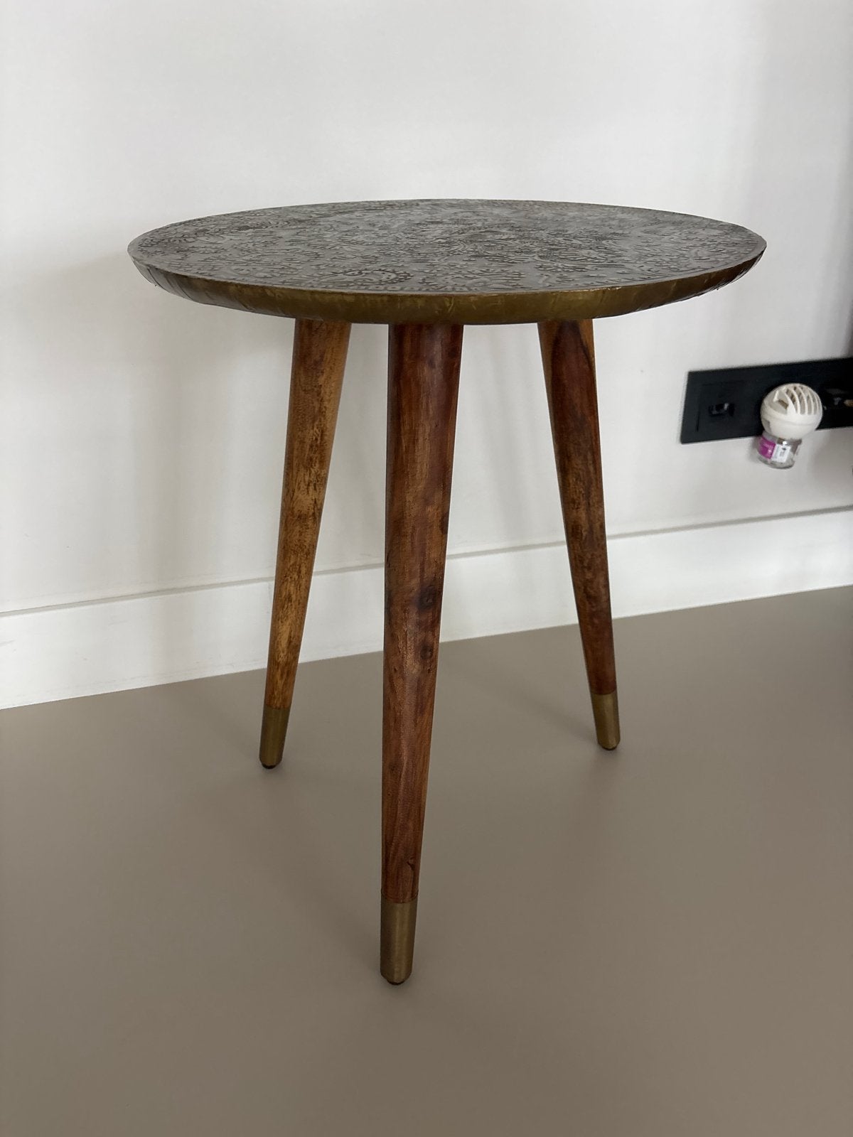 Dutchbone bijzettafel met koper/messing blad, Huis en Inrichting, Tafels | Bijzettafels, Minder dan 55 cm, Gebruikt, Metaal of Aluminium